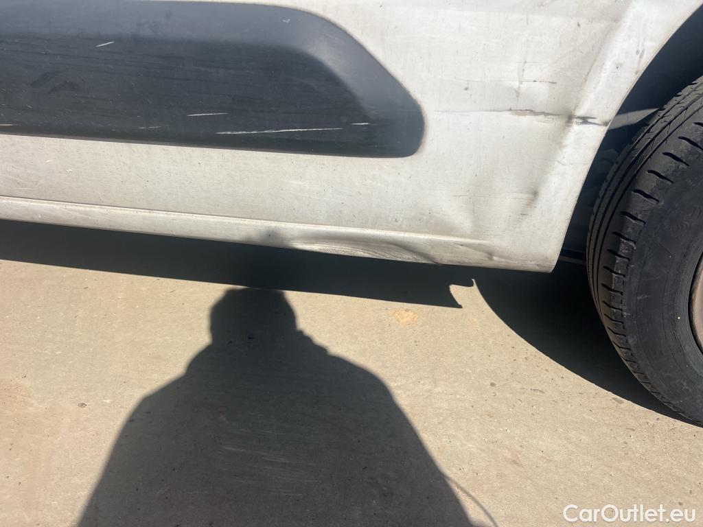  Opel  Combo OPEL  / 2018 / 3P / furgón derivado de turismo 1.5 TD 75kW (100CV) Express L H1 650kg #26