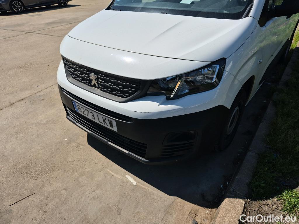  Peugeot  Partner PEUGEOT  / 2018 / 3P / furgón derivado de turismo Pro Standard 600kg BlueHDi 73kW (AC) #26