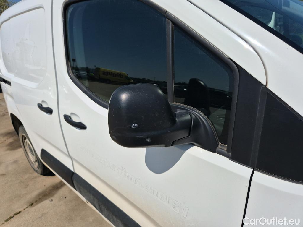  Peugeot  Partner PEUGEOT  / 2018 / 3P / furgón derivado de turismo Pro Standard 600kg BlueHDi 73kW (AC) #30