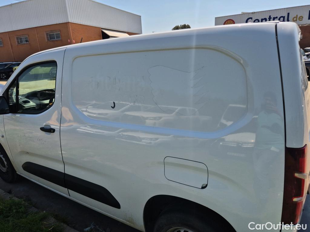  Peugeot  Partner PEUGEOT  / 2018 / 3P / furgón derivado de turismo Pro Standard 600kg BlueHDi 73kW (AC) #34