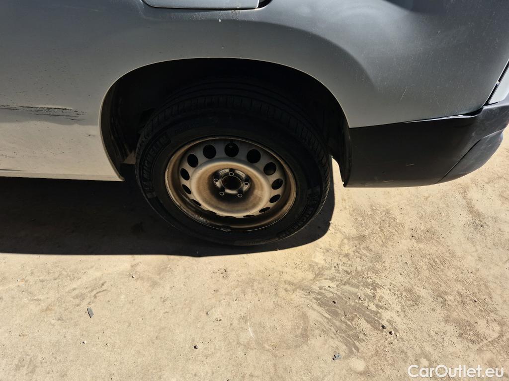  Opel  Combo OPEL  / 2018 / 4P / furgón derivado de turismo 1.6TD S/S 74kW(100CV) Express XL H1 1000 #43