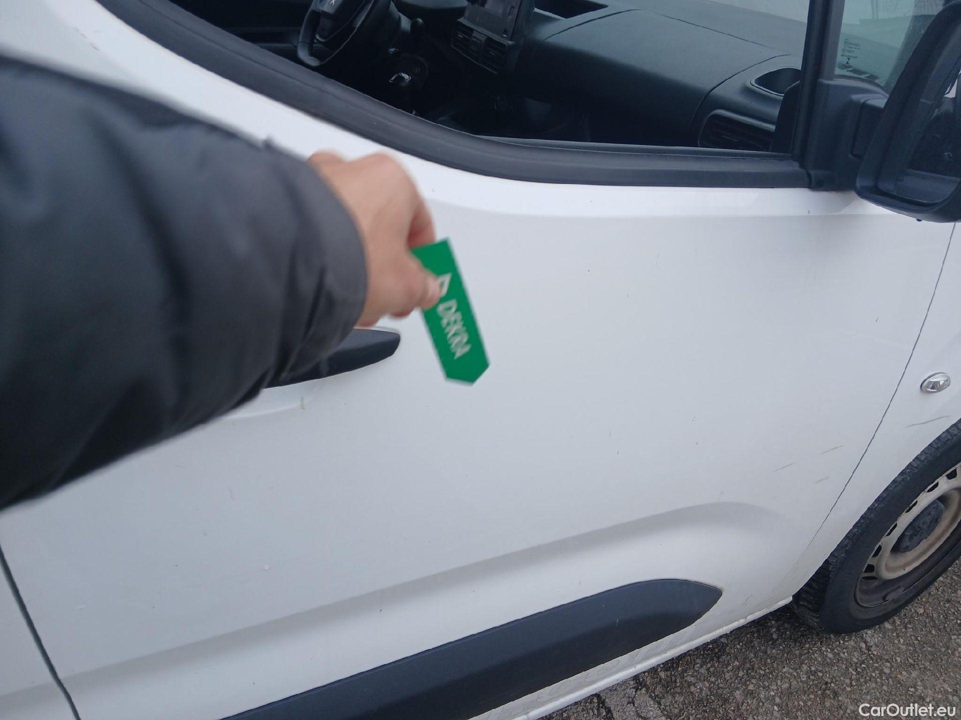  Peugeot  Partner PEUGEOT  / 2018 / 3P / furgón derivado de turismo Pro Standard 600kg BlueHDi 73kW (AC) #26