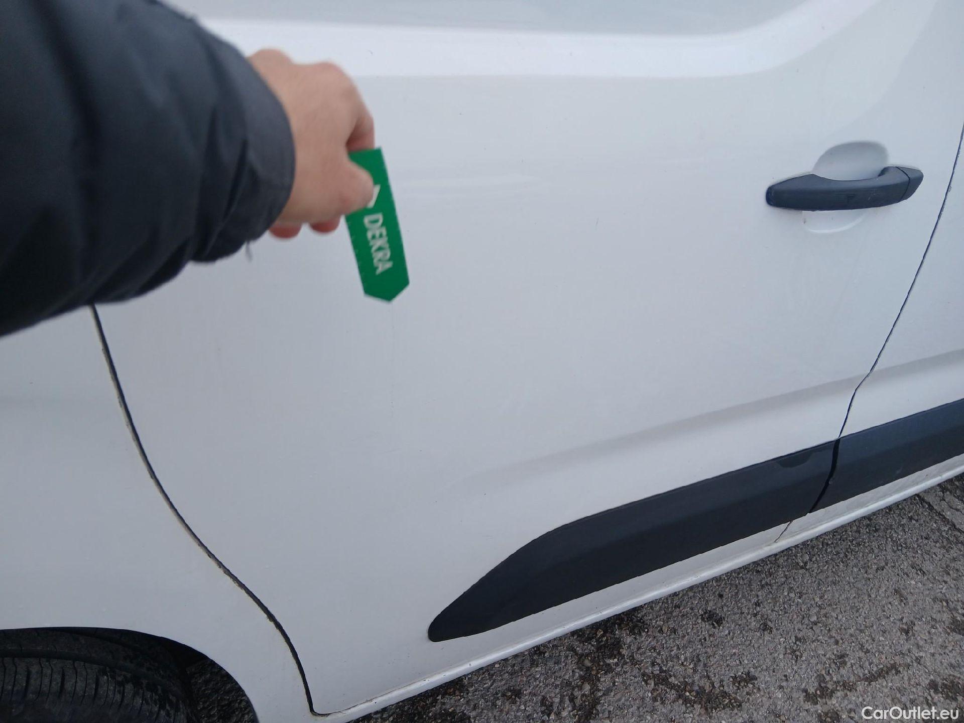  Peugeot  Partner PEUGEOT  / 2018 / 3P / furgón derivado de turismo Pro Standard 600kg BlueHDi 73kW (AC) #21