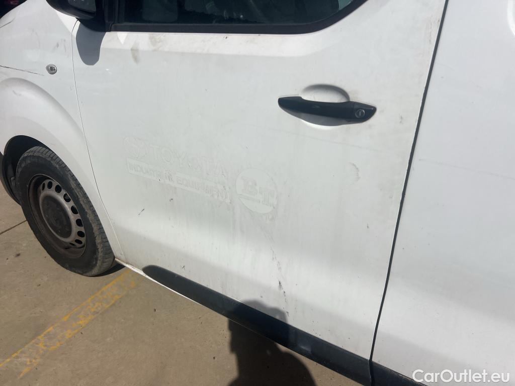  Toyota  Proace TOYOTA  / 2016 / 4P / furgón FU. MEDIO (L1) 2.0D 90kW COMFORT CARGA + #8