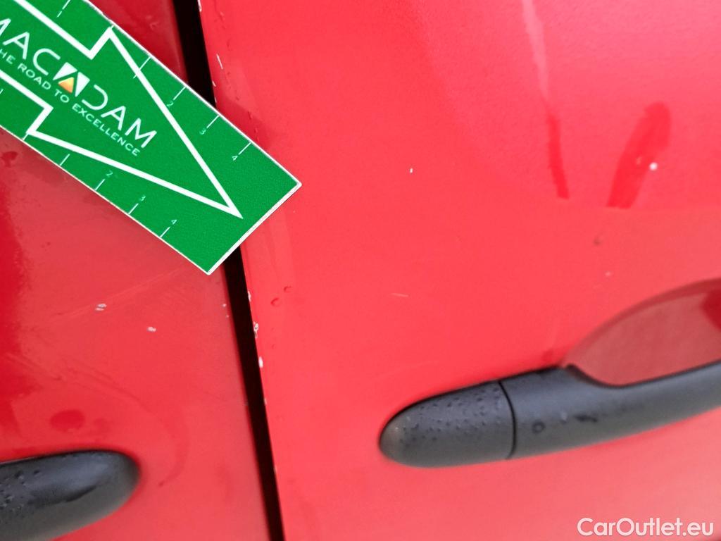  Renault  Kangoo RENAULT  Z.E./2013/3P/furgón derivado de turismo Z.E.  #32