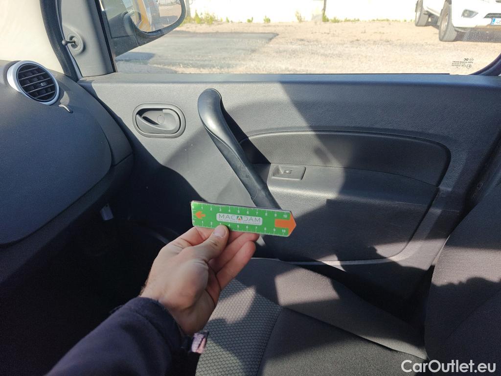  Renault  Kangoo RENAULT  Furgón/2013/3P/furgón derivado de turismo Profesional Blue dCi 59 kW (80CV) #28