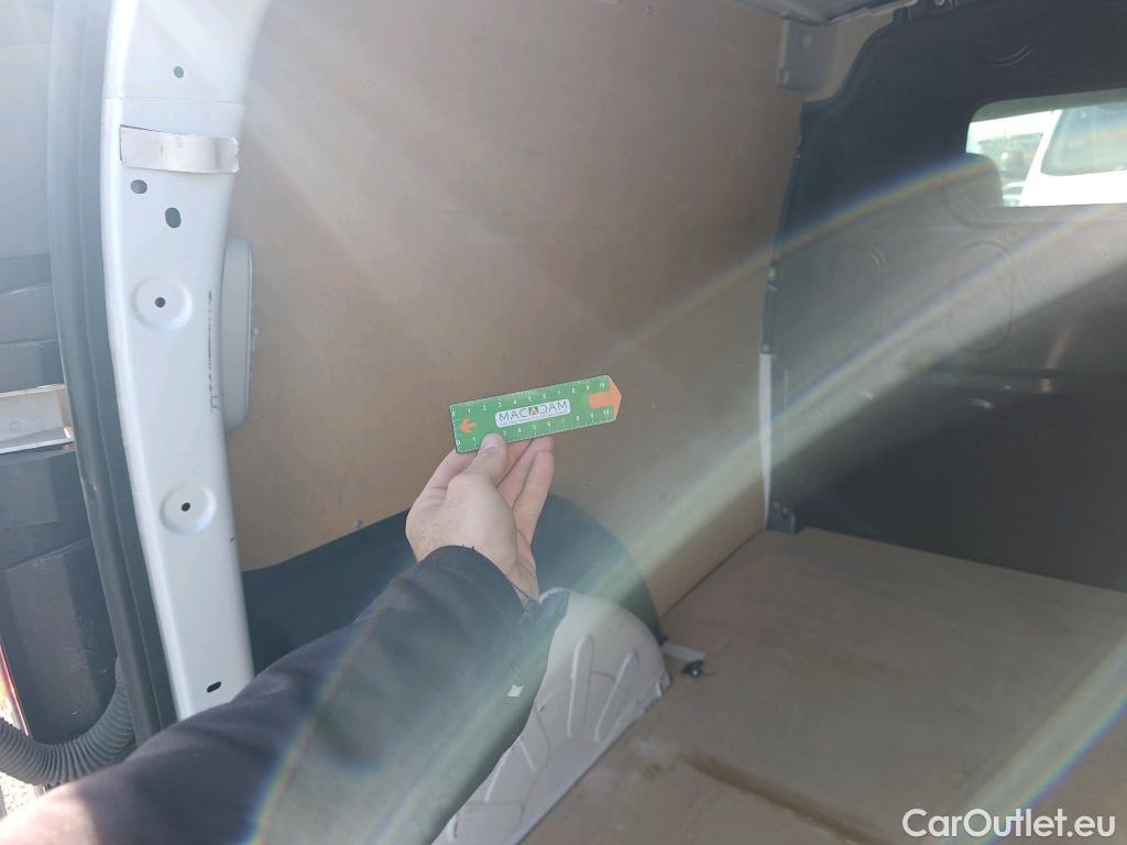  Renault  Kangoo RENAULT  Furgón/2013/3P/furgón derivado de turismo Profesional Blue dCi 59 kW (80CV) #53