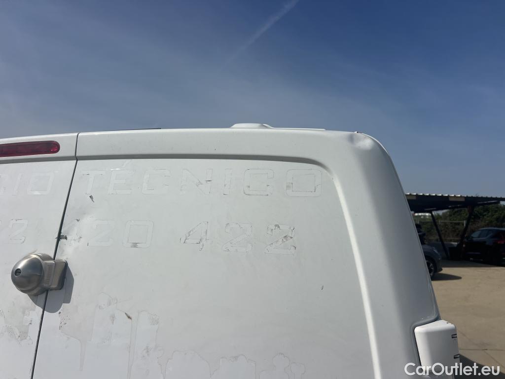  Toyota  Proace TOYOTA  / 2016 / 4P / furgón FU. MEDIO (L1) 2.0D 90kW COMFORT CARGA + #33