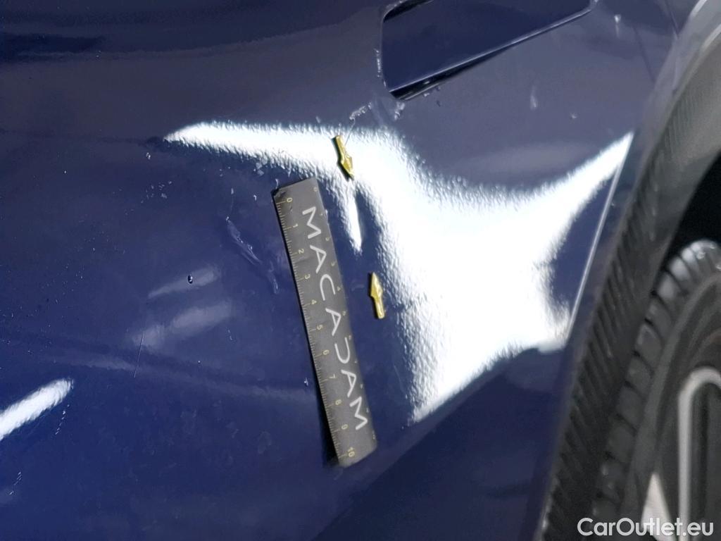  KIA  Ev6 KIA  / 2021 / 5P / SUV BEV 77.4 KWH AIR DESIGN #33