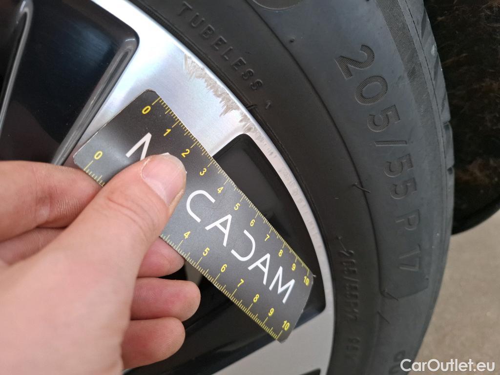  Mercedes  A-Klasse MERCEDES-BENZ Classe A Berline / 2018 / 4P / Berline A 180 d Business Line 8G-DCT #9