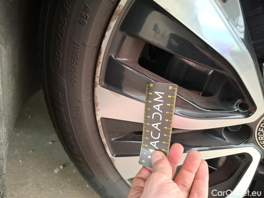  Mercedes  A-Klasse MERCEDES-BENZ Classe A Berline / 2018 / 4P / Berline A 180 d Business Line 8G-DCT #14