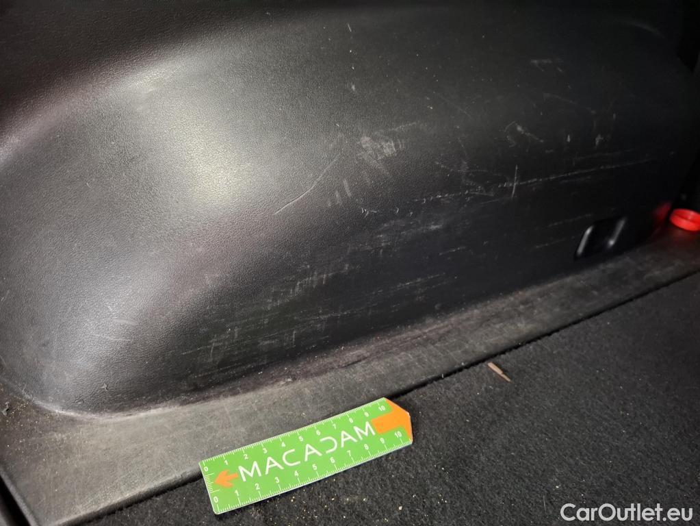  KIA  Ev6 KIA  / 2021 / 5P / SUV BEV 77.4 KWH AIR DESIGN #56