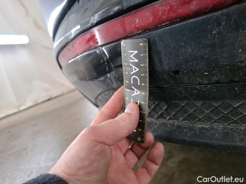  KIA  Ev6 KIA  / 2021 / 5P / SUV BEV 77.4 KWH AIR DESIGN #7