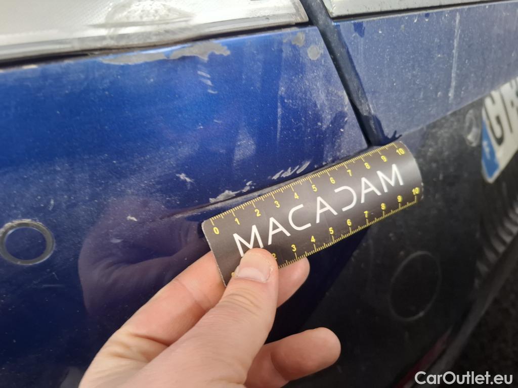  KIA  Ev6 KIA  / 2021 / 5P / SUV BEV 77.4 KWH AIR DESIGN #15