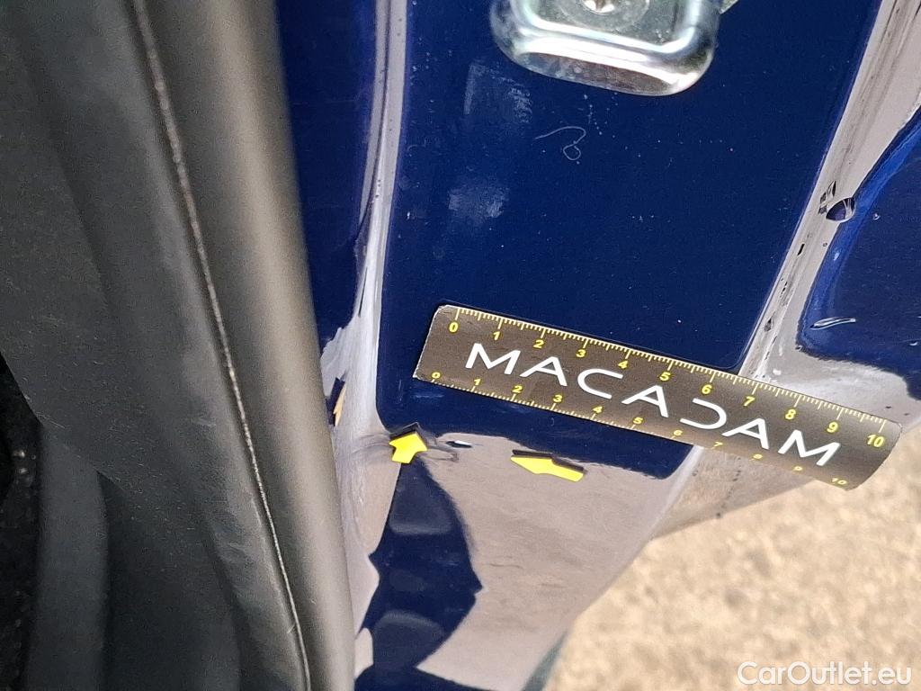  KIA  Ev6 KIA  / 2021 / 5P / SUV BEV 77.4 KWH AIR DESIGN #40