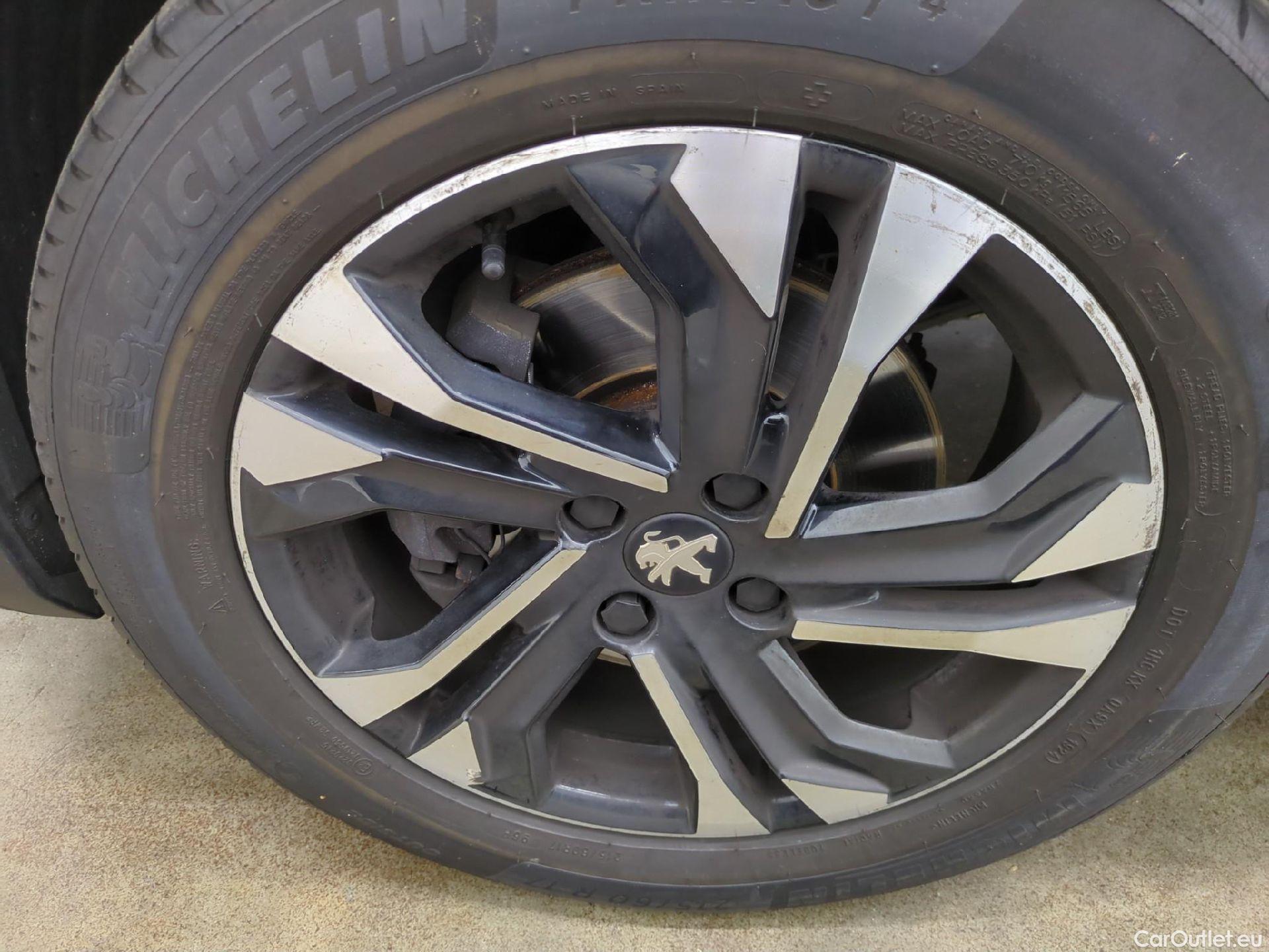  Peugeot  2008  Allure Business 1.5 HDi 130CV BVA8 E6d #22