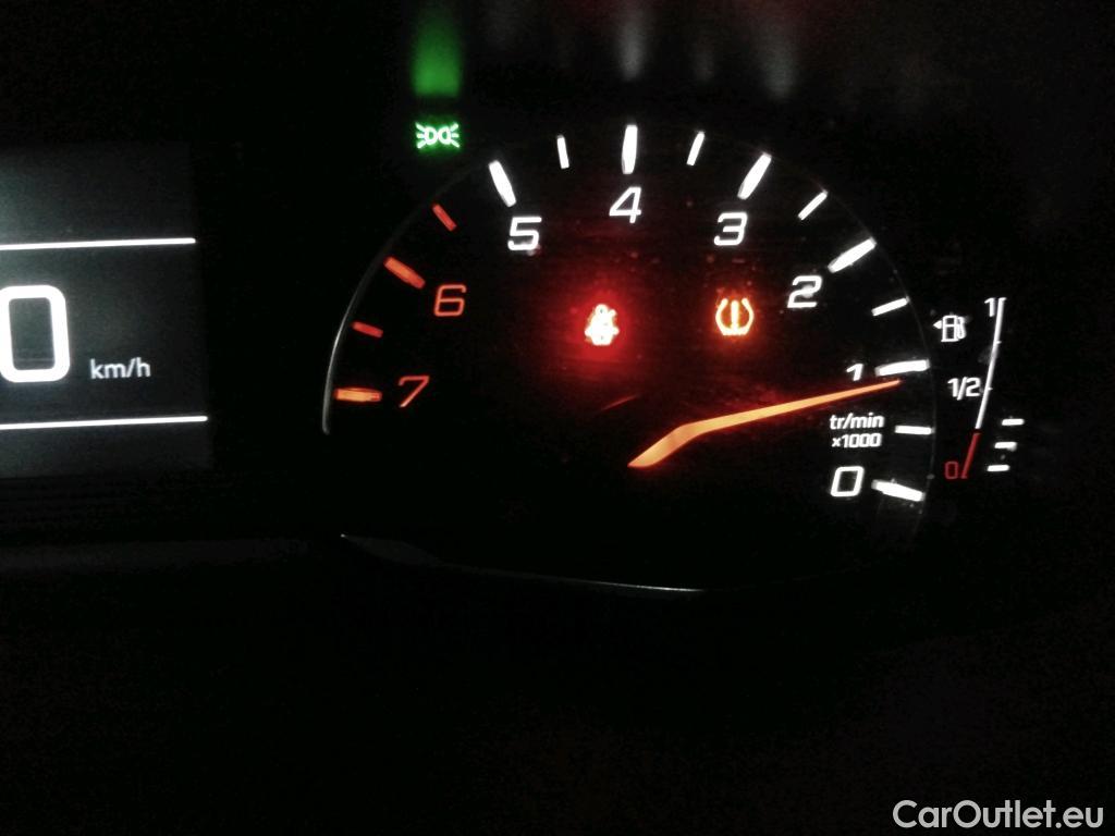  Peugeot  2008  Active Business 1.2 PureTech 130CV BVM6 E6d #1