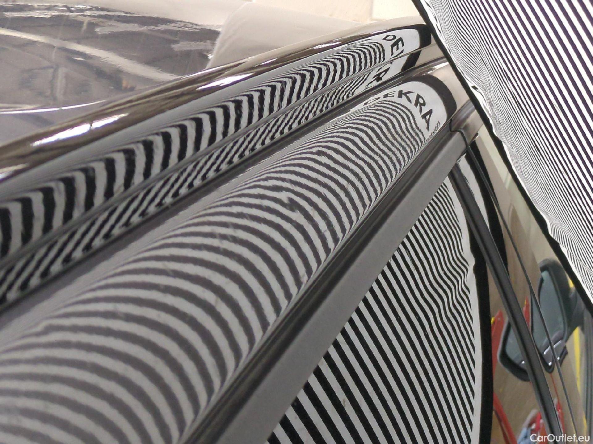  Peugeot  2008  Allure Business 1.5 HDi 130CV BVA8 E6d #33