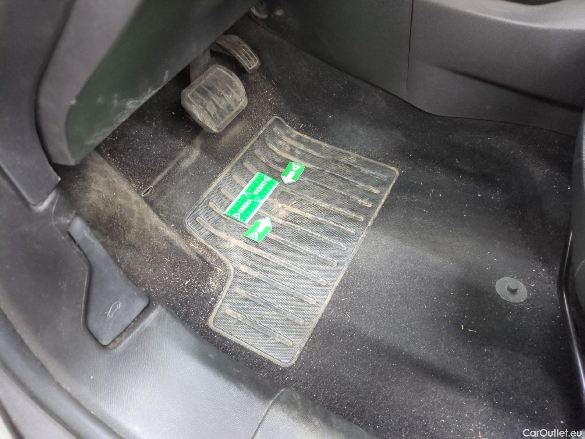  Peugeot  2008  Allure Business 1.5 HDi 130CV BVA8 E6d #4