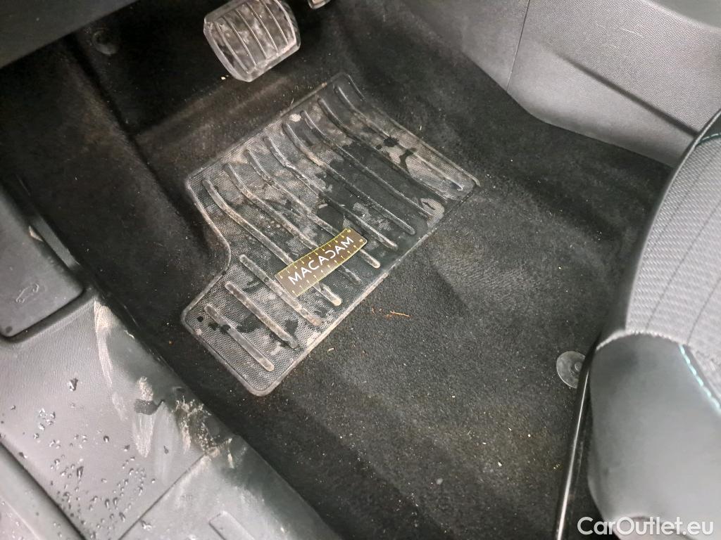  Peugeot  2008  Allure Business 1.5 HDi 130CV BVA8 E6d #9