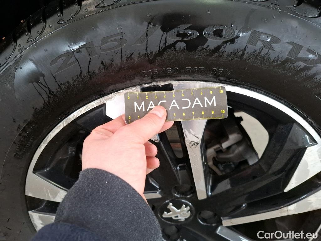  Peugeot  2008  Allure Business 1.2 PureTech 130CV BVA8 E6d #8