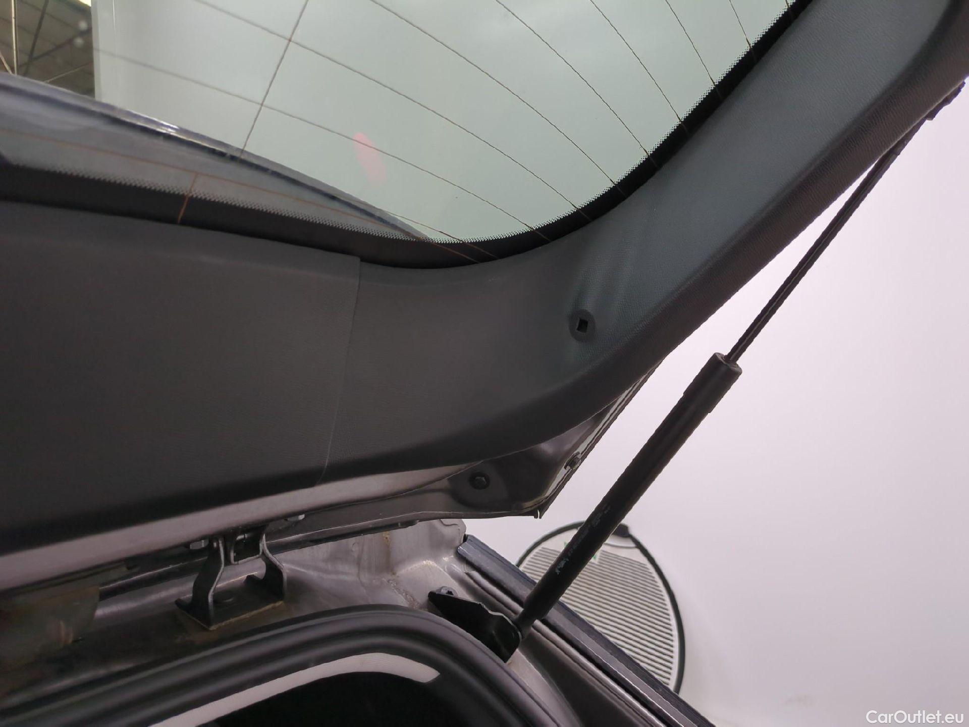  Peugeot  2008  Allure Business 1.5 HDi 130CV BVA8 E6d #16