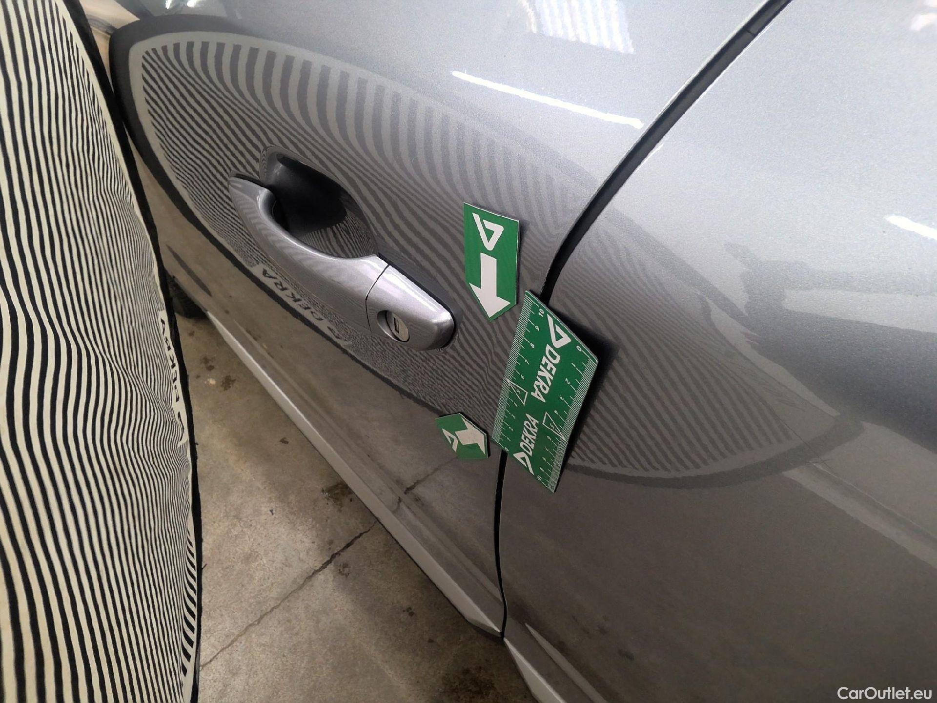  Peugeot  2008  Allure 1.5 HDi 130CV BVA8 E6d #20