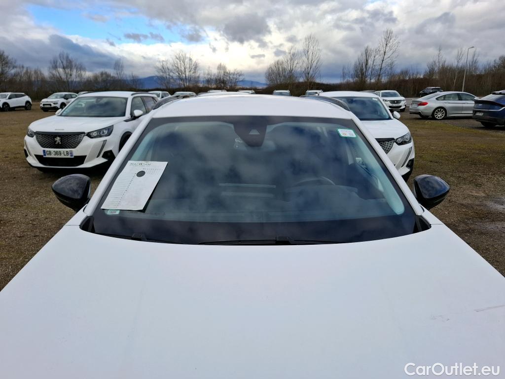  Peugeot  2008  Allure Pack 1.5 HDi 130CV BVA8 E6d #25