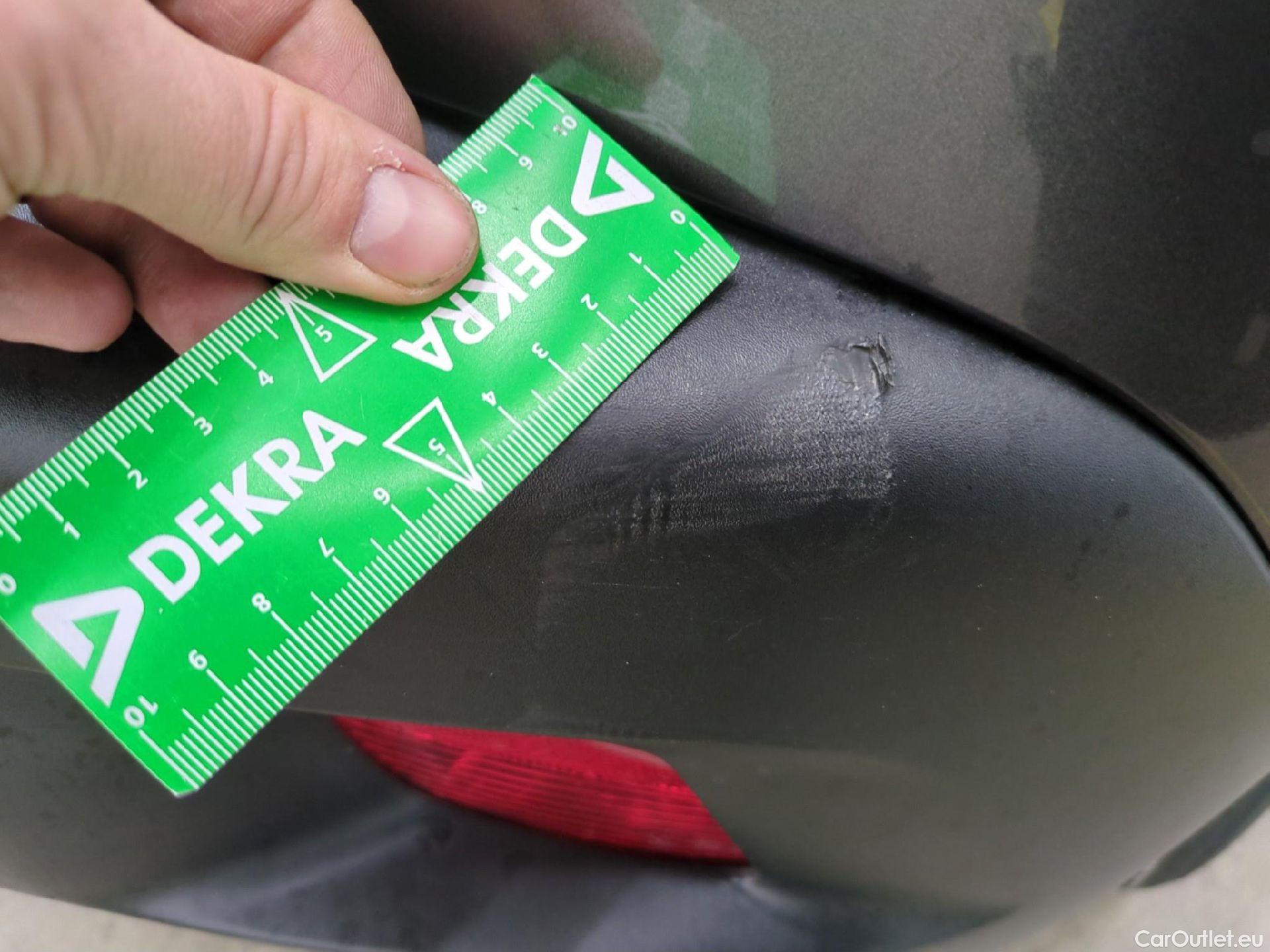  Peugeot  2008  Allure Business 1.5 HDi 130CV BVA8 E6d #110