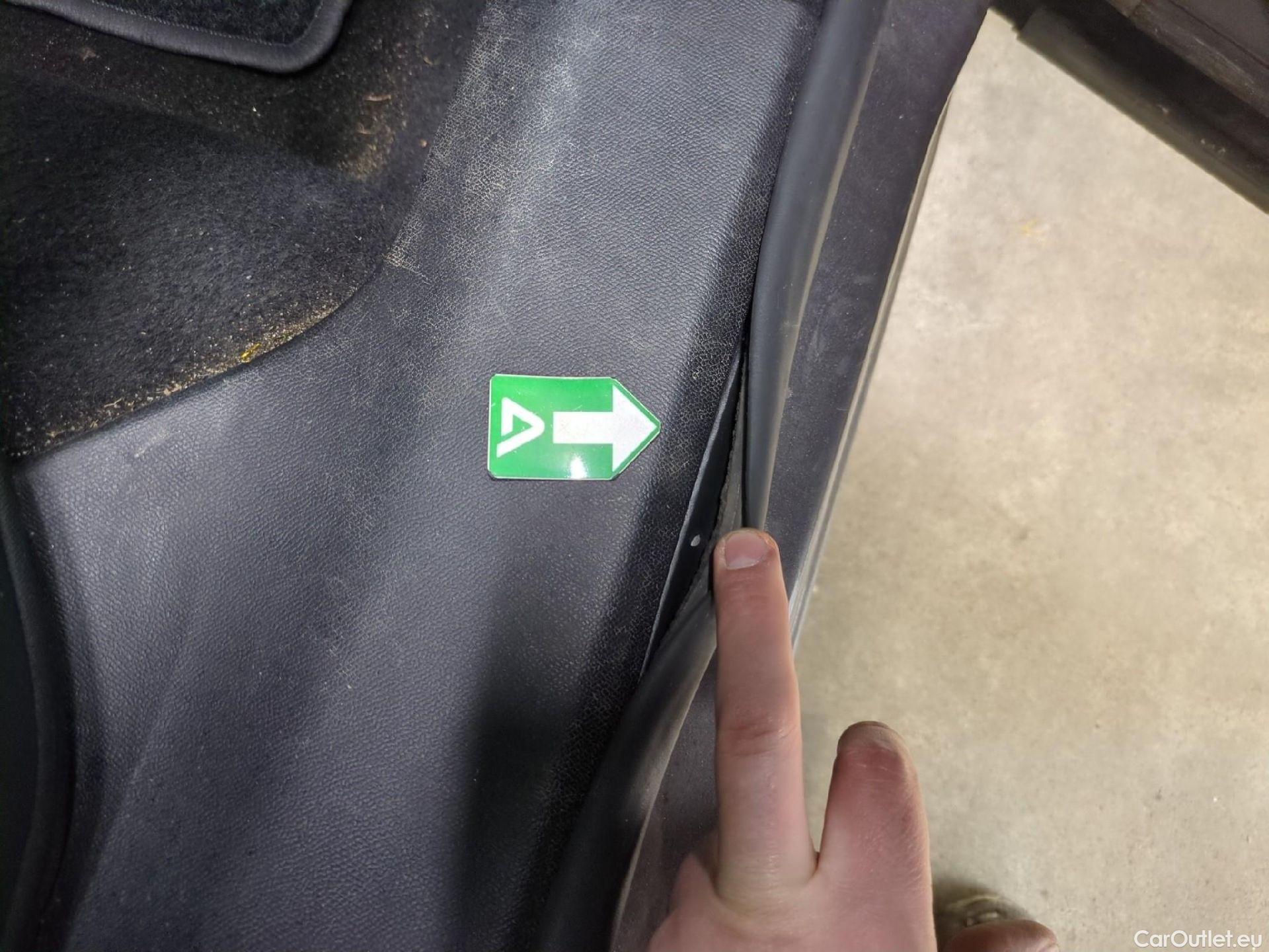  Peugeot  2008  Allure Business 1.5 HDi 130CV BVA8 E6d #36