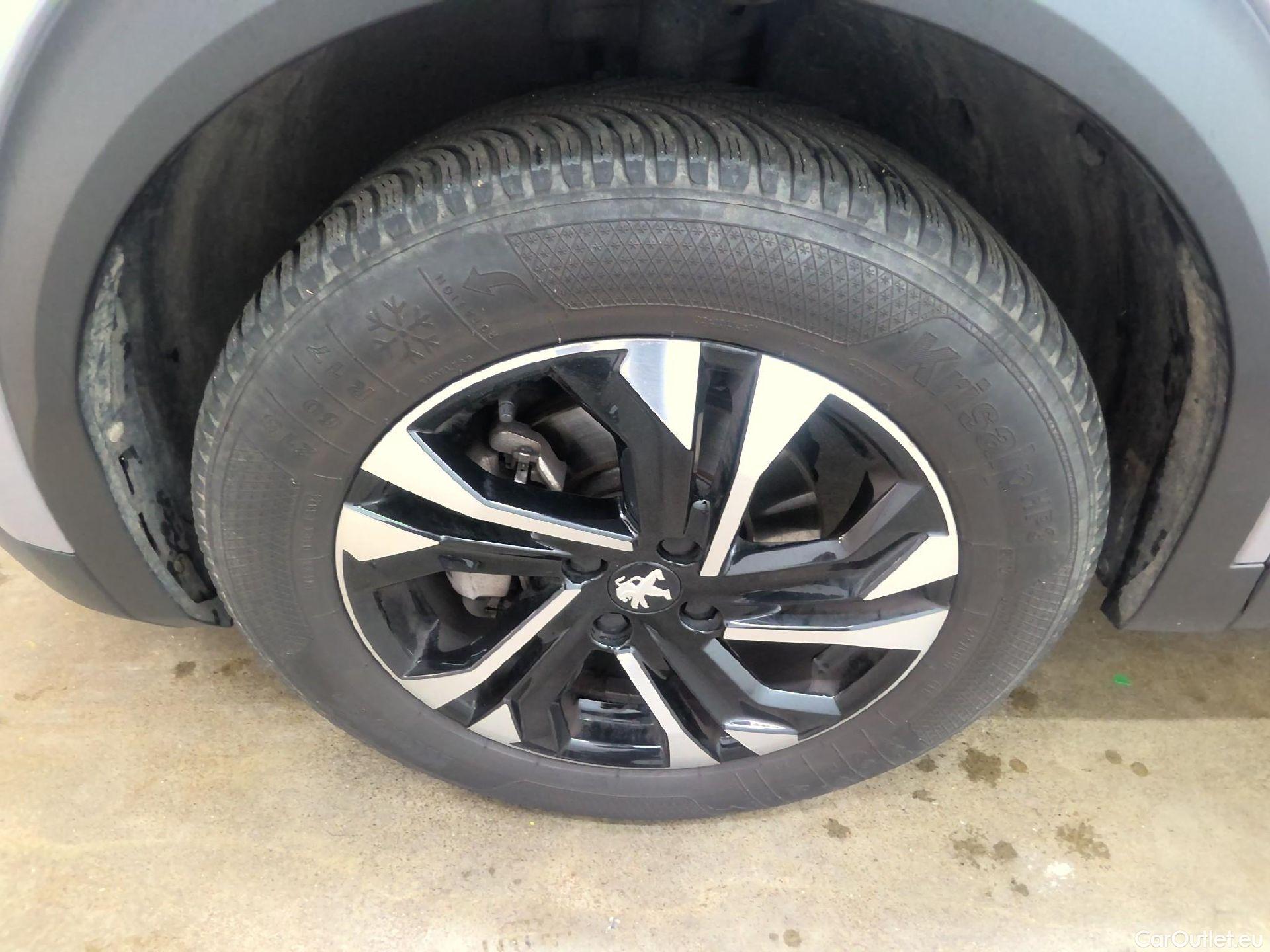  Peugeot  2008  Allure 1.5 HDi 130CV BVA8 E6d #1