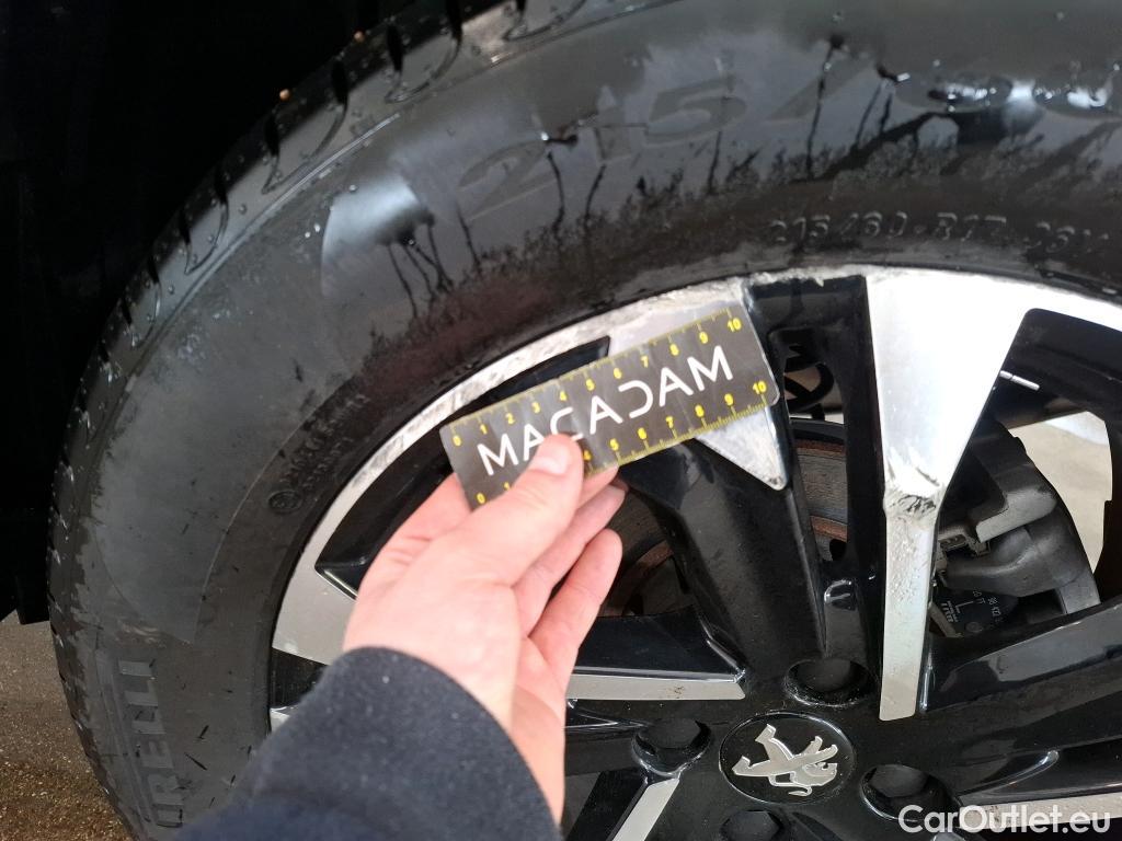  Peugeot  2008  Allure Business 1.2 PureTech 130CV BVA8 E6d #7