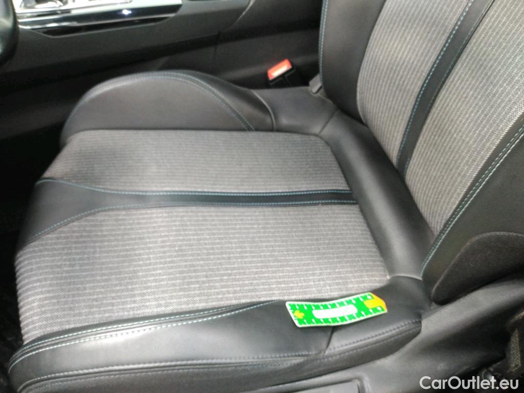  Peugeot  3008  Allure 1.5 HDi 130CV BVA8 E6d #1