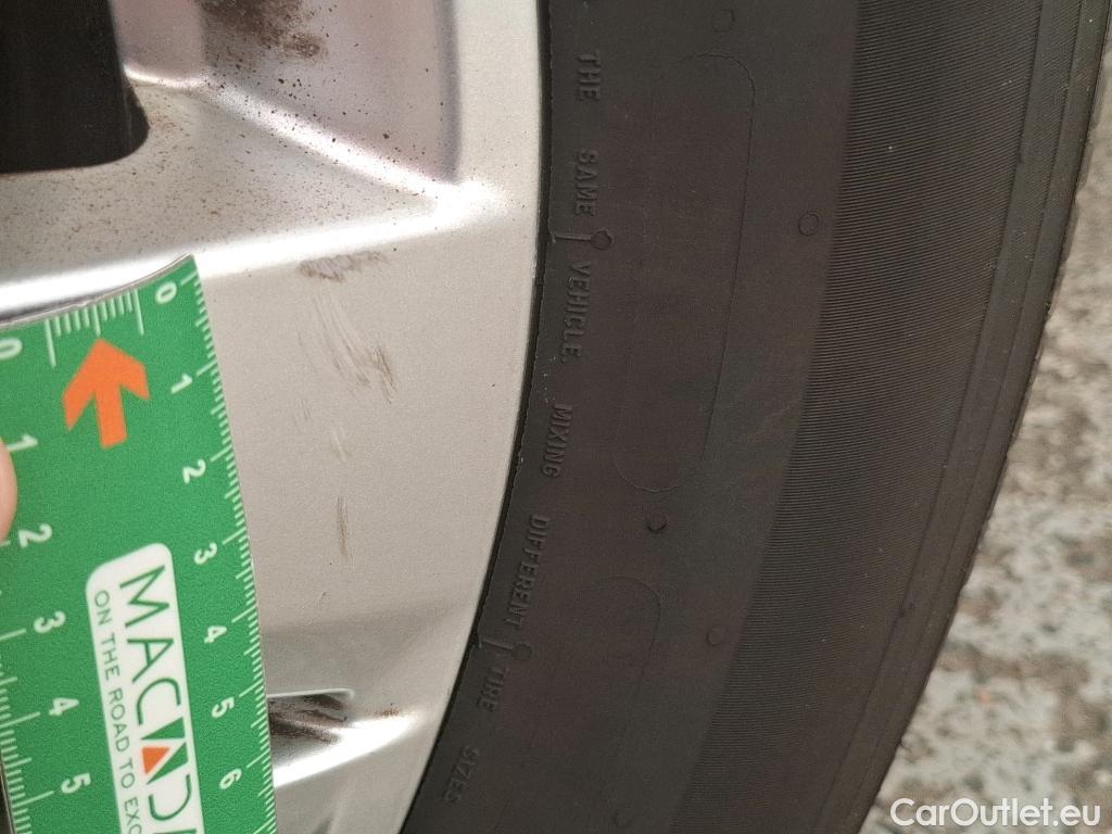  Peugeot  3008  Active Pack 1.5 HDi 130CV BVA8 E6d #10