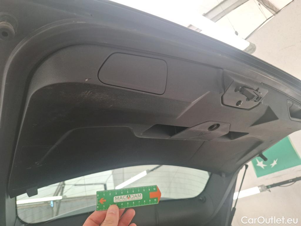  Peugeot  3008  Active Pack 1.5 HDi 130CV BVA8 E6d #50