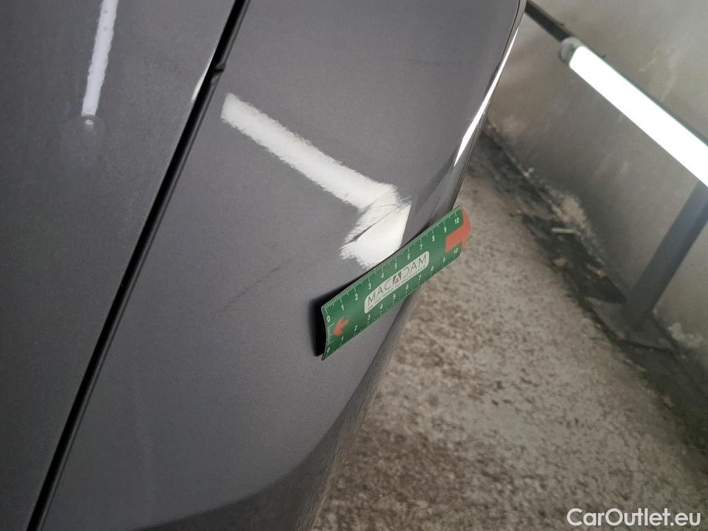  Peugeot  3008  Active Pack 1.5 HDi 130CV BVA8 E6d #18