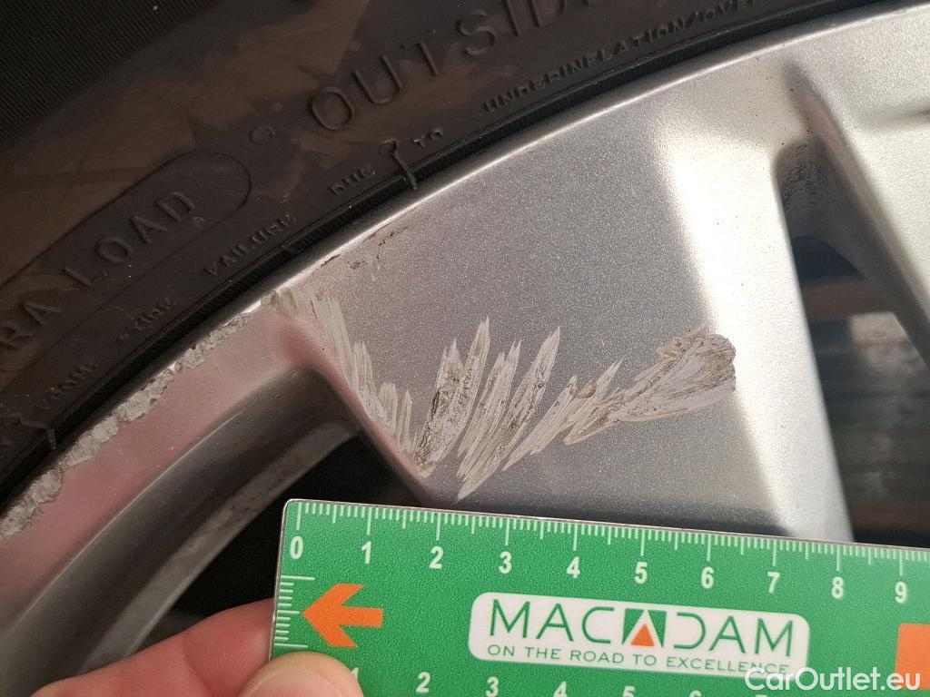  Peugeot  3008  Active Pack 1.5 HDi 130CV BVA8 E6d #38