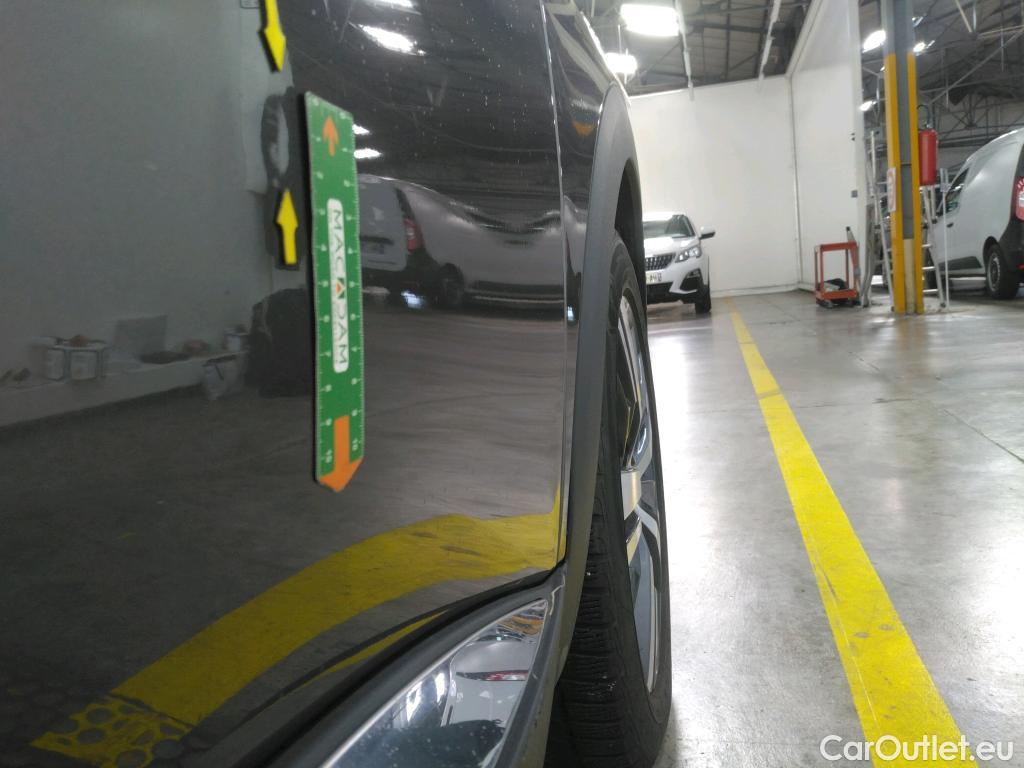  Peugeot  3008  Allure 1.5 HDi 130CV BVA8 E6d #17