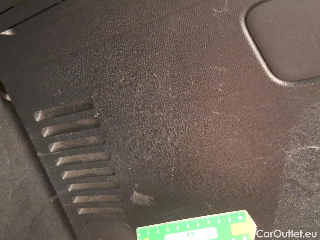  Peugeot  3008  Active Pack 1.5 HDi 130CV BVA8 E6d #44