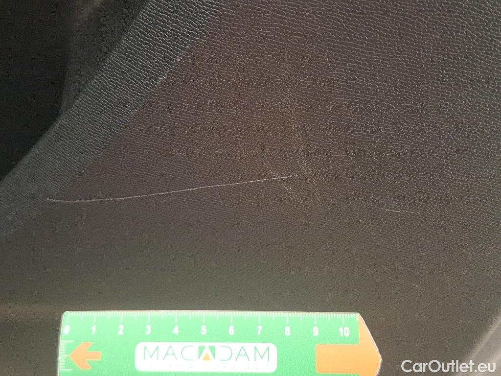  Peugeot  3008  Active Pack 1.5 HDi 130CV BVA8 E6d #60