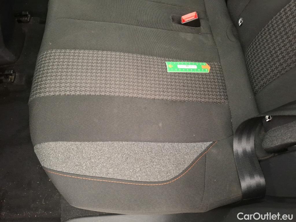  Peugeot  3008  Active Pack 1.5 HDi 130CV BVA8 E6d #72