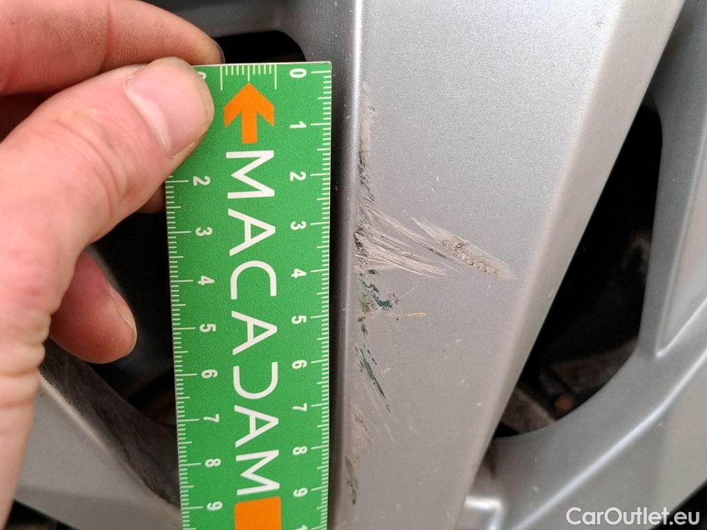  Peugeot  5008  Active Pack 1.5 HDi 130CV BVM6 7 Sieges E6d #10