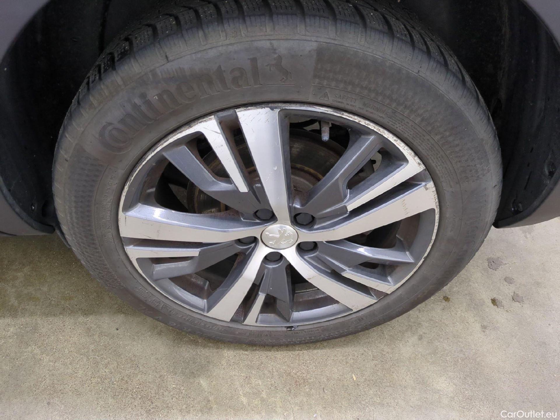  Peugeot  5008  Allure 1.5 HDi 130CV BVM6 7 Sieges E6d #9