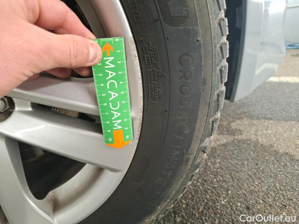  Toyota  Corolla TOYOTA  Touring Sports / 2018 / 5P / Break Hybride 122h Dynamic Business Beyond Zer #18