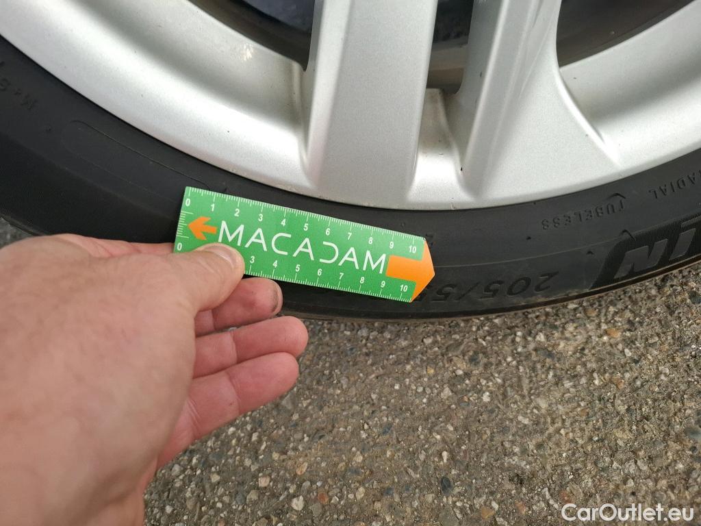  Toyota  Corolla TOYOTA  Touring Sports / 2018 / 5P / Break Hybride 122h Dynamic Business Beyond Zer #16