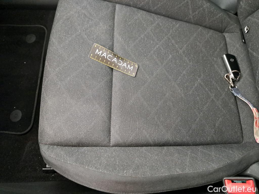  Volkswagen  Golf  VOLKSWAGEN / 2020 / 5P / Berline 2.0 TDI SCR 115 DSG7 LIFE SOCI BUSINESS #9