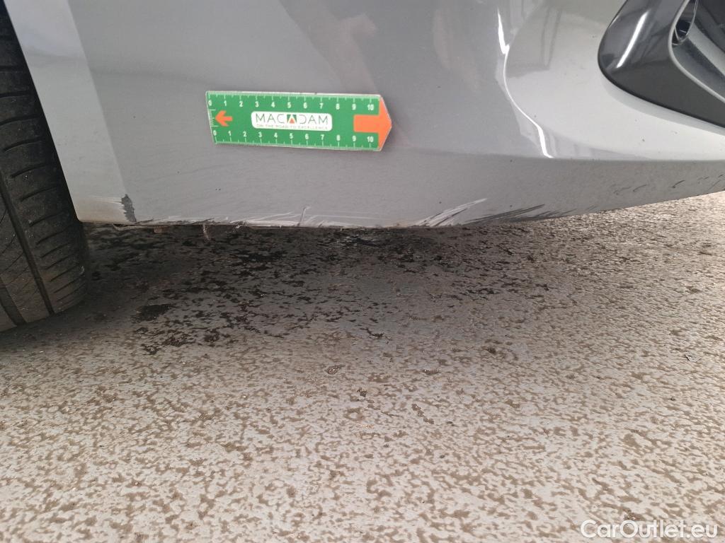  Toyota  Corolla TOYOTA  Touring Sports / 2018 / 5P / Break Hybride 122h Dynamic Business #42