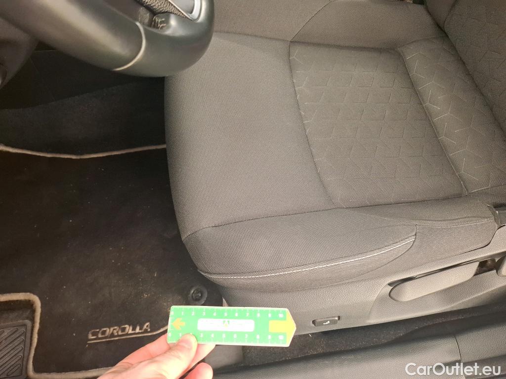  Toyota  Corolla TOYOTA  Touring Sports / 2018 / 5P / Break Hybride 122h Dynamic Business #59