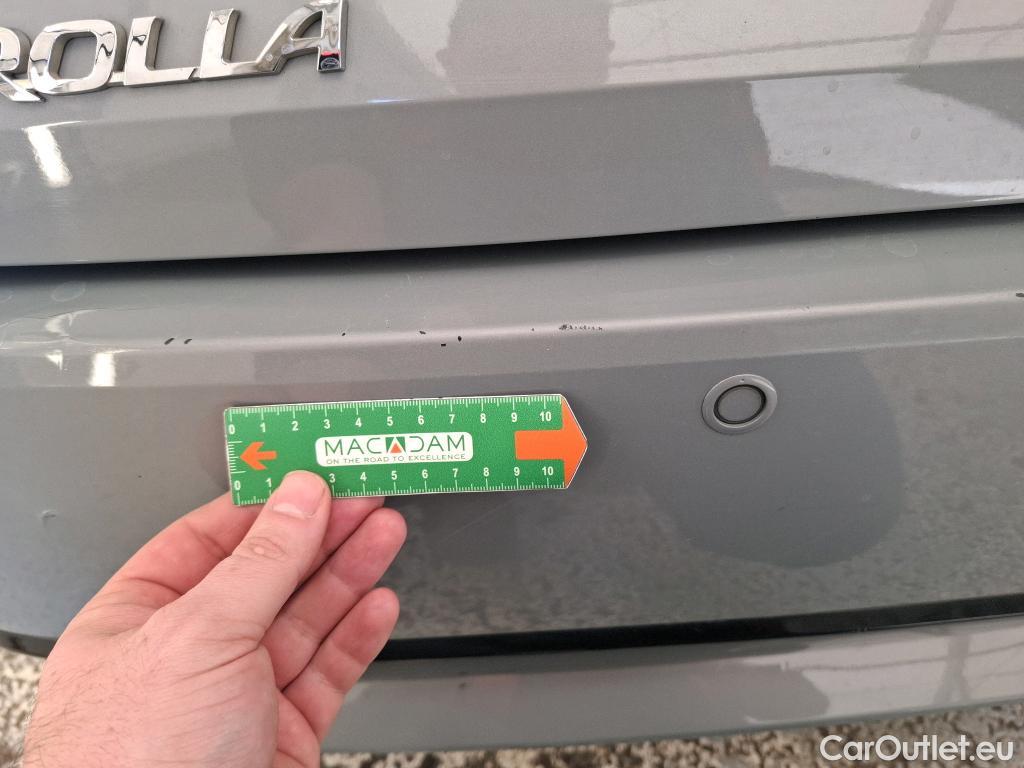  Toyota  Corolla TOYOTA  Touring Sports / 2018 / 5P / Break Hybride 122h Dynamic Business #8