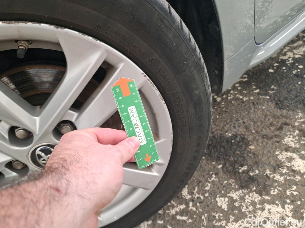  Toyota  Corolla TOYOTA  Touring Sports / 2018 / 5P / Break Hybride 122h Dynamic Business #48